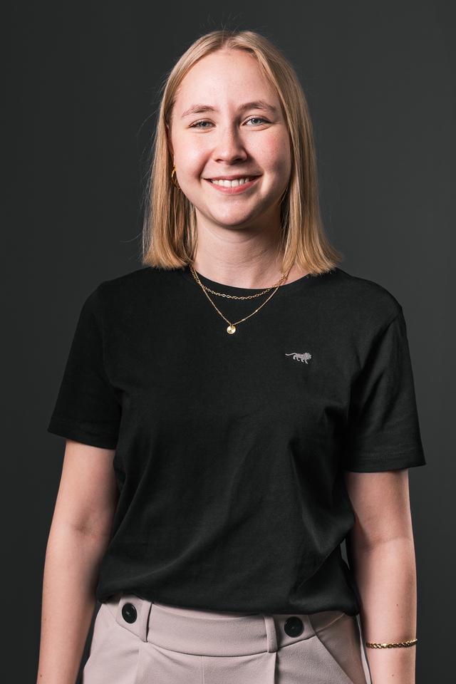 Saskia_MEDIUM Saskia von MEDIUM